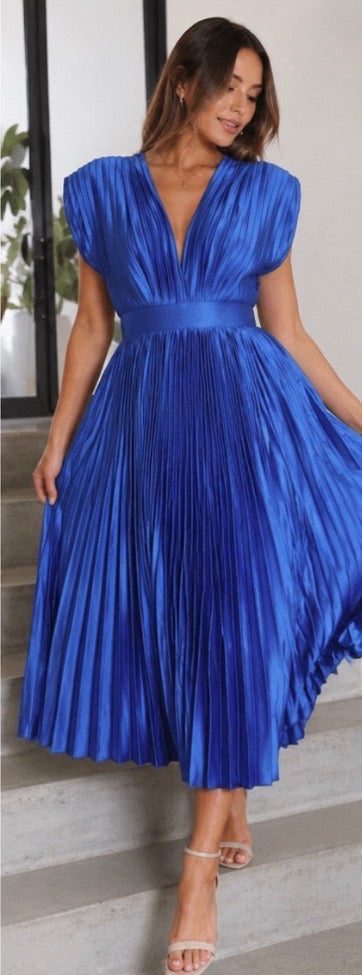 Priscilla | Timeless Pleated Midi Dress
