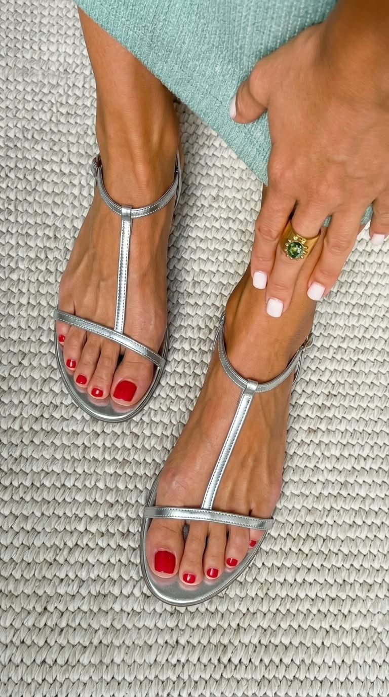 Scarlett | Golden Flat Sandals