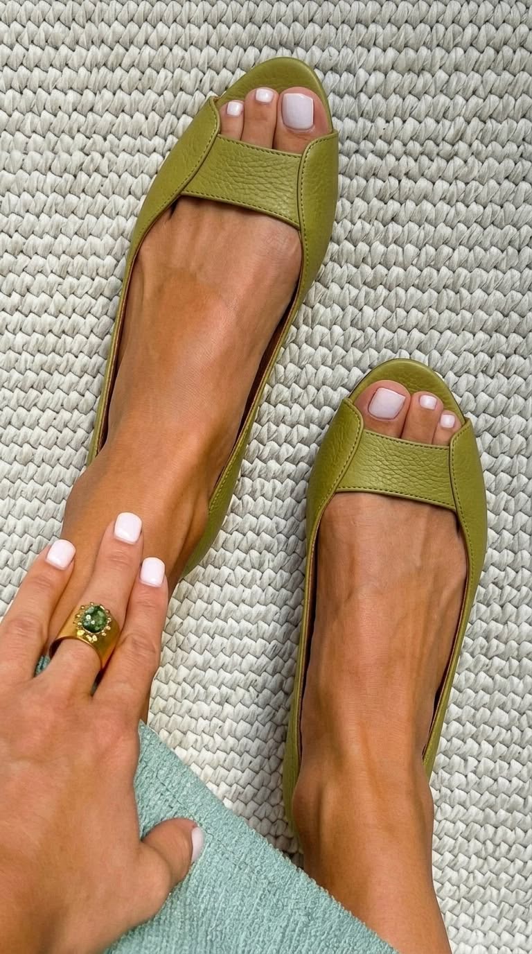 Evelyn | Chic Comfort Golden Sandals