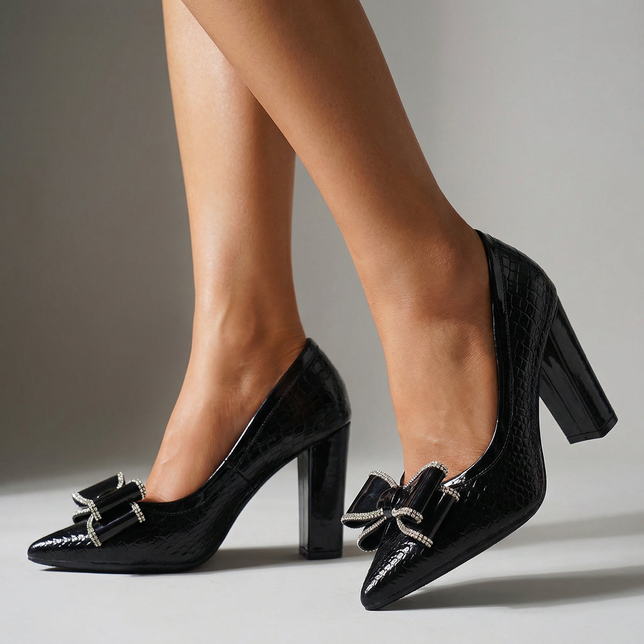 Camilla | Croc-Embossed Bow Pump
